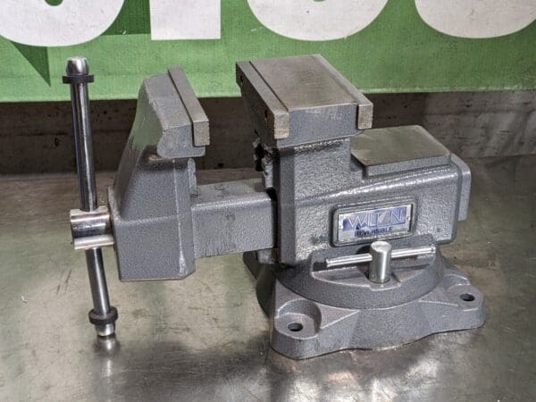 Wilton Reversible Bench Vise w/ Swivel Base 5-1/2" Jaw Width 28821