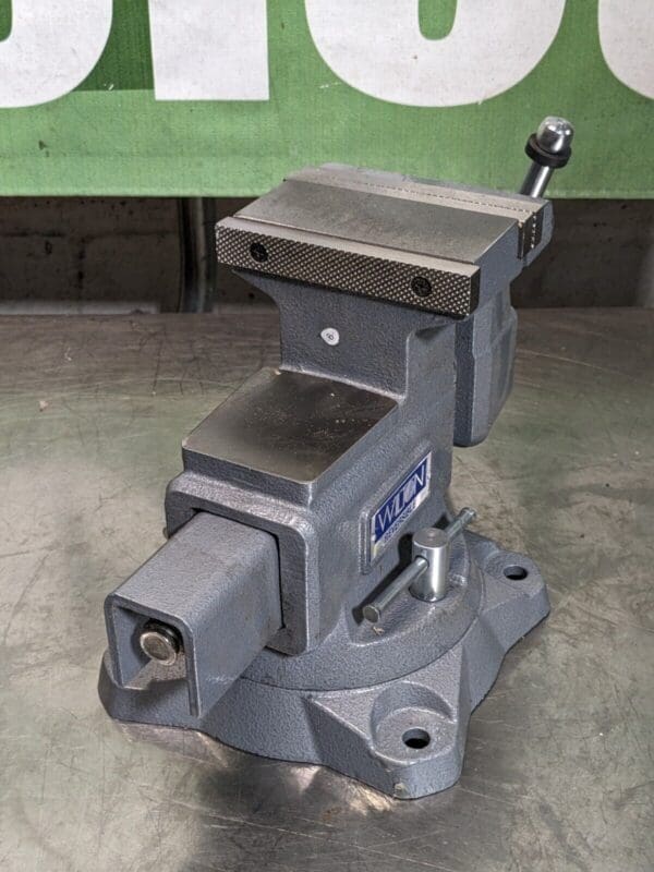 Wilton Reversible Bench Vise w/ Swivel Base 5-1/2" Jaw Width 28821