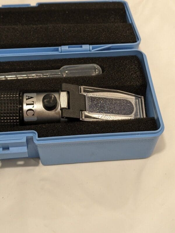 Portable Handheld Refractometer - 0 to 20% Brix HT112ATC