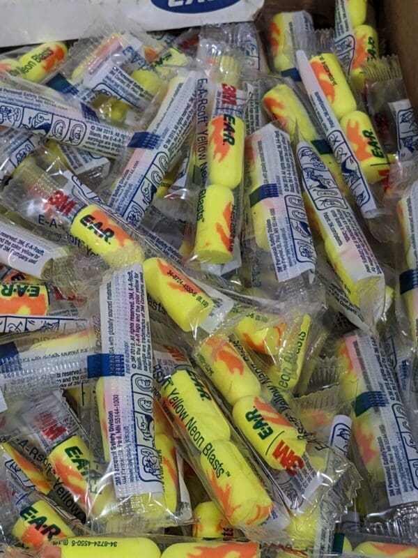 3M Earplugs: 33 dB, Foam, Bullet, Roll Down, Uncorded Approx. 1000 7000002304