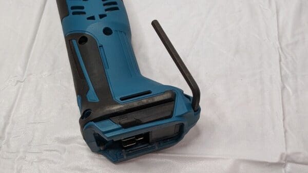 Makita 12V max CXT Lithium-Ion Cordless Multi-Tool (TOOL ONLY) MT01Z