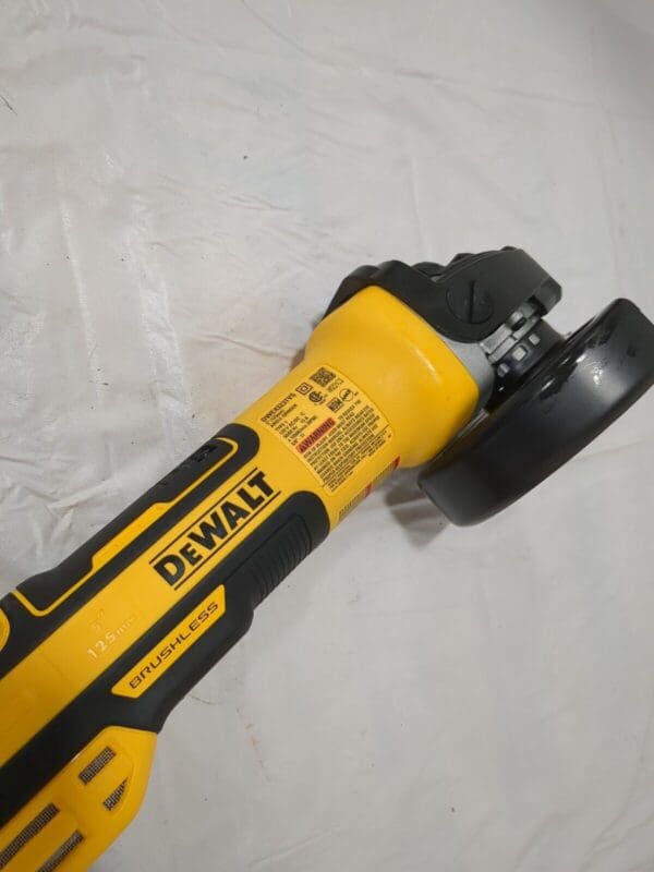 DEWALT 5" Wheel Diam, 10500 RPM, Corded Angle Grinder DWE43231VS