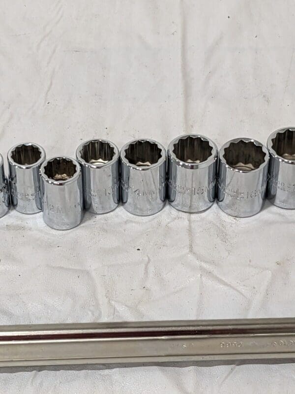 PROTO Standard Socket Set: 12 Pc, 3/8" Drive, 8.00 to 19.00" J52212