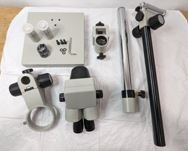 SPI Microscope on a Boom Stand 0.65X – 4.5 X Magnification XTL-600 12-502-1