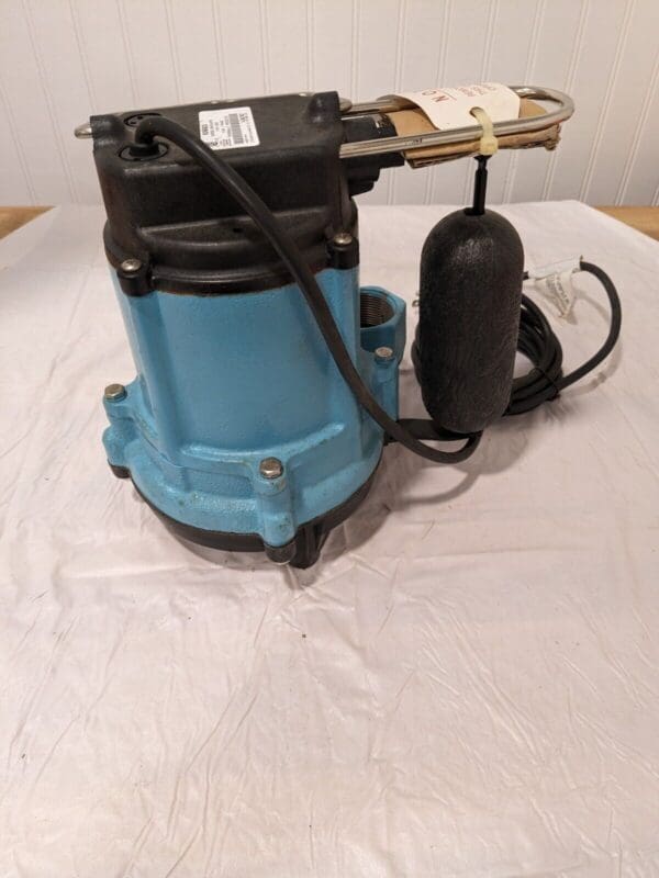 Little Giant 6EN-CIA-SFS - 1/3 HP Cast Iron Submersible Sump Pump 506630