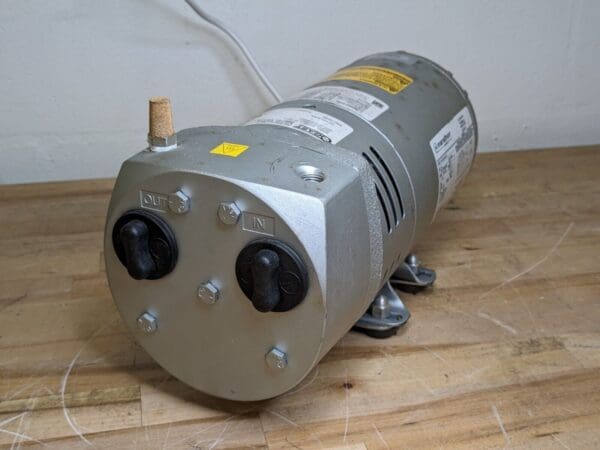 Gast Rotary Vane Vacuum Pump 1/4 HP 220-240v 0523-101Q-G588DX Parts / Repair