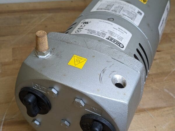 Gast Rotary Vane Vacuum Pump 1/4 HP 220-240v 0523-101Q-G588DX Parts / Repair