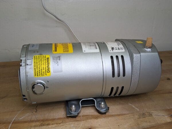 Gast Rotary Vane Vacuum Pump 1/4 HP 220-240v 0523-101Q-G588DX Parts / Repair