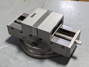 Gibraltar Self Centering Milling Machine Vise 6" Jaw Width 6" Max. Opening