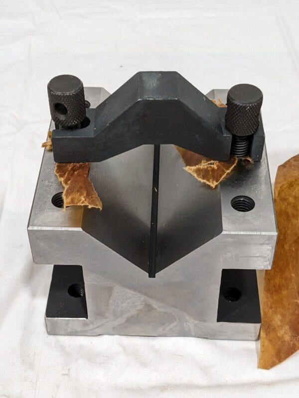 V-Block 2-9/16" Max Capacity, 90° V Angle 4-1/8" OAW, 3-1/16" OAH Qty 2 420-5440