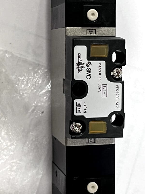 SMC PNEUMATICS 0.8 CV Flow Rate Double Solenoid Pilot Operated Valve VFS2200-5FZ