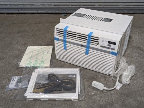 LG Window Air Conditioner AC Unit 8000 BTU 340 Sq. Ft. 115v 6.2 Amp LW8016ER