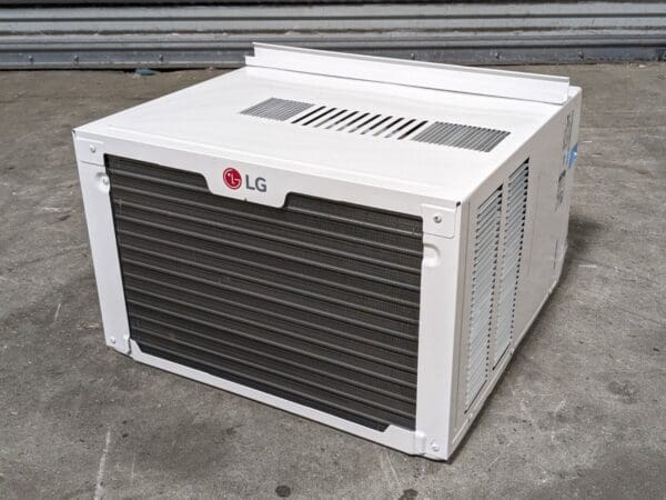 LG Window Air Conditioner AC Unit 8000 BTU 340 Sq. Ft. 115v 6.2 Amp LW8016ER