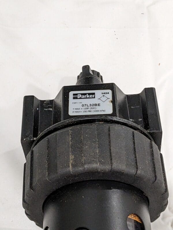 PARKER Standard Compressed Air Lubricator: 1/2" Port, NPT Ends 07L32BE