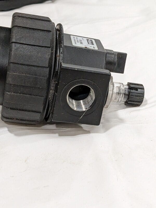 PARKER Standard Compressed Air Lubricator: 1/2" Port, NPT Ends 07L32BE