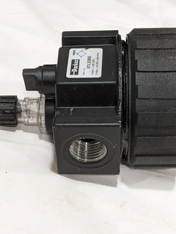 PARKER Standard Compressed Air Lubricator: 1/2" Port, NPT Ends 07L32BE