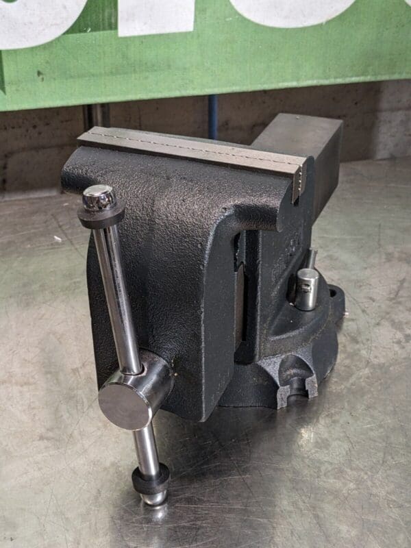 Wilton Shop Bench Vise w/ Swivel Base 6" Jaw Width 6" Opening Capacity 63302