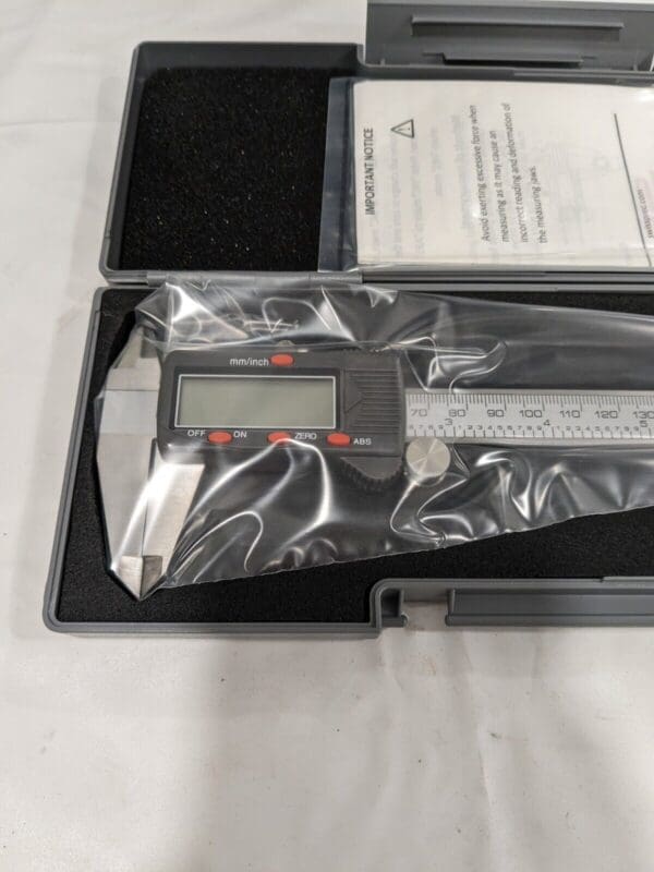 SPI Electronic Digital Caliper w/ Case: 0-6" (0-150mm) Range 15-719-8