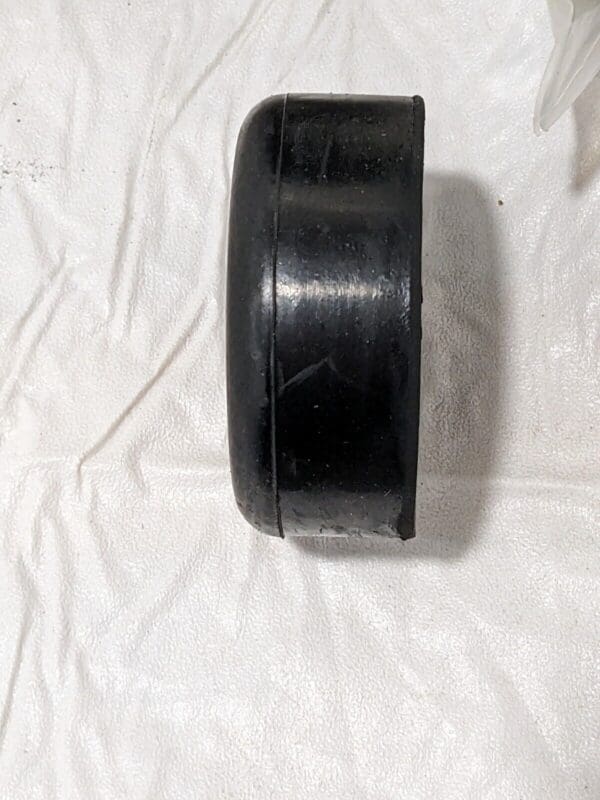 Rubber Bumpers 2-1/2" Diam., 1-1/8 Thread, 1″ High Qty 20 RECRB-19-BKN