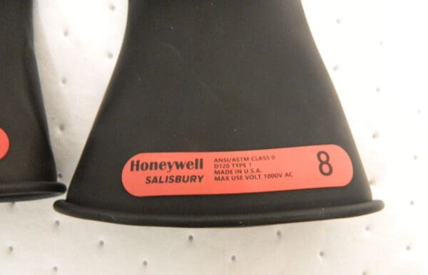 Salisbury by Honeywell Class 0 Size M 8 11″ Long Rubber Lineman's Gloves E011B/8