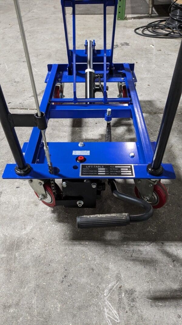 WorkSmart Hydraulic Scissor Lift Cart 440 lb. Capacity 27" x 17" Platform