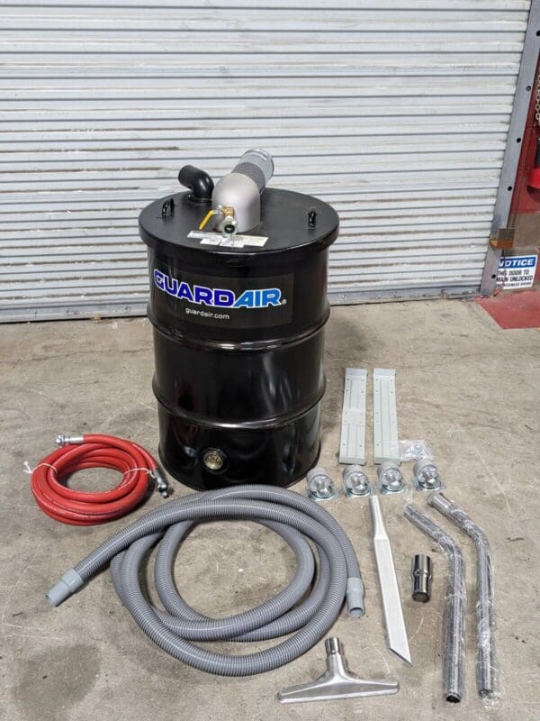 GuardAir Pneumatic Wet / Dry Vacuum Kit 55 Gal. Drum 15 HP 89 CFM N551BCX Damage