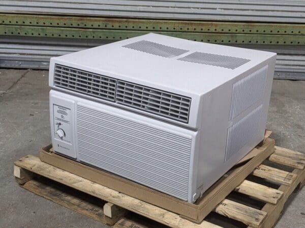 Friedrich Hazardgard Series Air Conditioner AC Unit 15700 BTU 230v SH15M30A Used