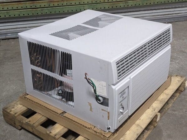 Friedrich Hazardgard Series Air Conditioner AC Unit 15700 BTU 230v SH15M30A Used