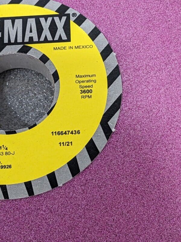 TRU-MAXX Grinding Wheel 7" Dia, 1/2" Thick, 1-1/4" Arbor, 80G Qty 10 66253269926