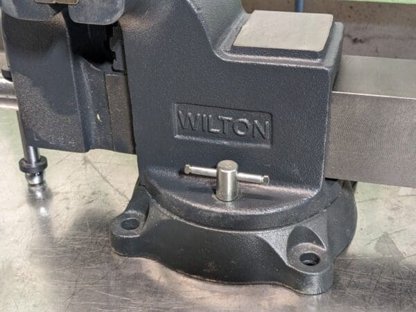 Wilton Workshop Bench Vise w/ Swivel Base 8" Jaw Width 8" Opening Capacity 63304