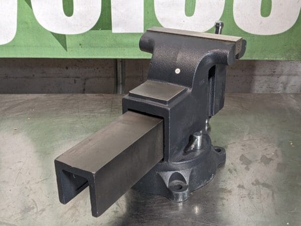 Wilton Workshop Bench Vise w/ Swivel Base 8" Jaw Width 8" Opening Capacity 63304