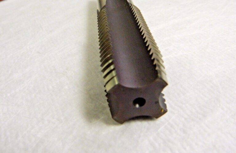 Hertel Hand STI Tap HSS Bright 1-8 UNC H6 4FL Plug Chamfer 07683204