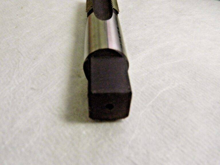 Hertel Hand STI Tap HSS Bright 1-8 UNC H6 4FL Plug Chamfer 07683204