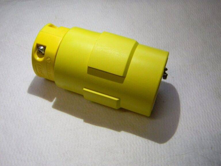 Daniel Woodhead Ungrounded Industrial Grade Connector 250 VAC 20A #2748