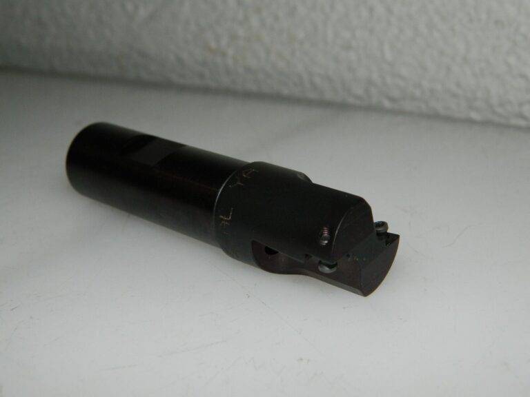 Kyocera Indexable Square Shoulder End Mill 7/8" Cut Diam 3/4" Shank EM-0875-AL