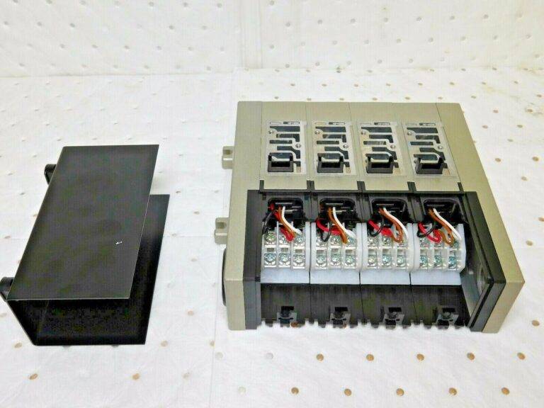 SMC Pneumatics 4 Station Manifold-Plug-In Type VV5FS201T1041-2