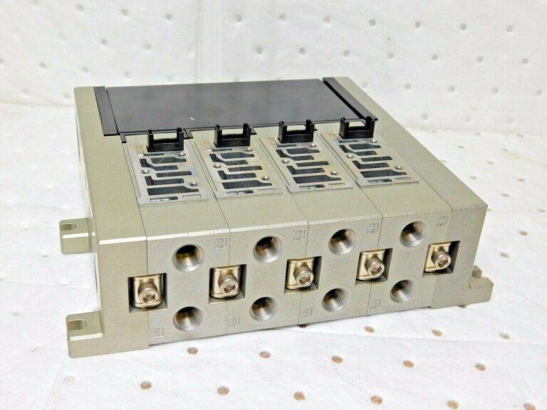 SMC Pneumatics 4 Station Manifold-Plug-In Type VV5FS201T1041-2