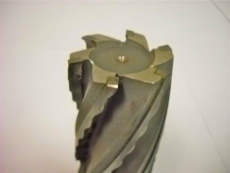 Weldon Carbide Tipped Helical Roughing End Mill 2” x 2” x 3” x 7” OAL 1581-101