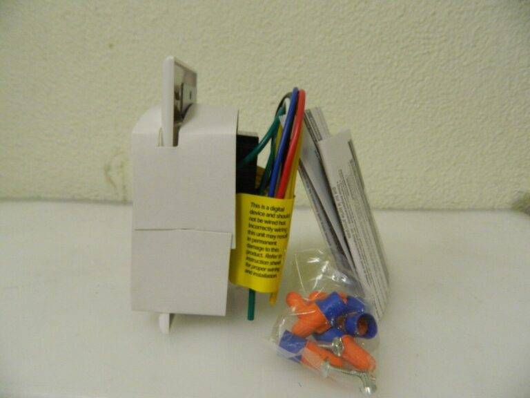 Cooper Wiring Infrared Vacancy Sensor Dual Switch 1,000 Sq. Ft. Cover VS310R-W