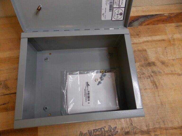 Cooper B-Line Hinge Flat Cover Enclosure 8" x 4" x 10" 16 Gauge Steel 1084-1