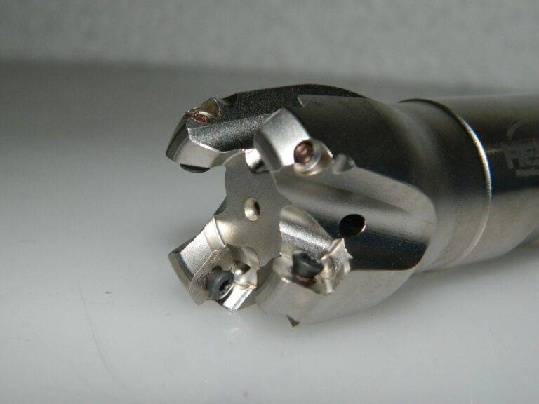 Hertel Indexable End Mill 45° Lead Angle 1" Max Cut Dia 0.157" Max DOC 60004809