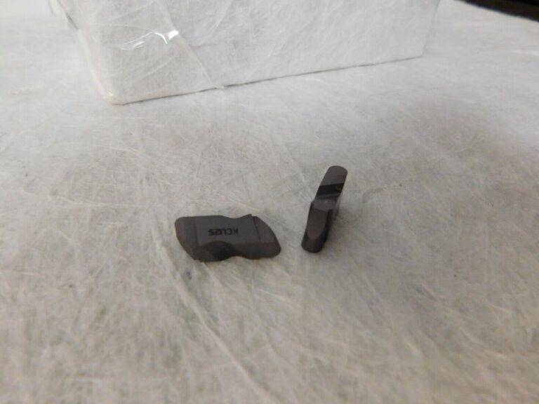 Kennametal 3094NR Grade KCU25 Carb Grooving Insert QTY 2 4109920