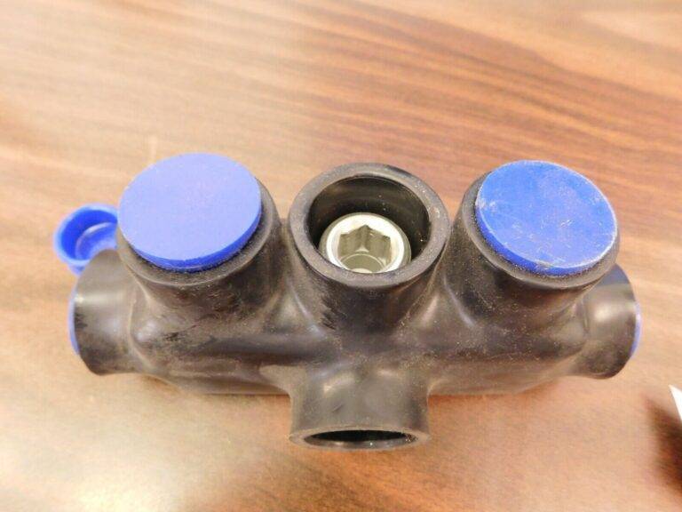 ILSCO Insulated Multi-Tap Connector, 600 V, 3-Port, Plastisol PBTT-3-750-F