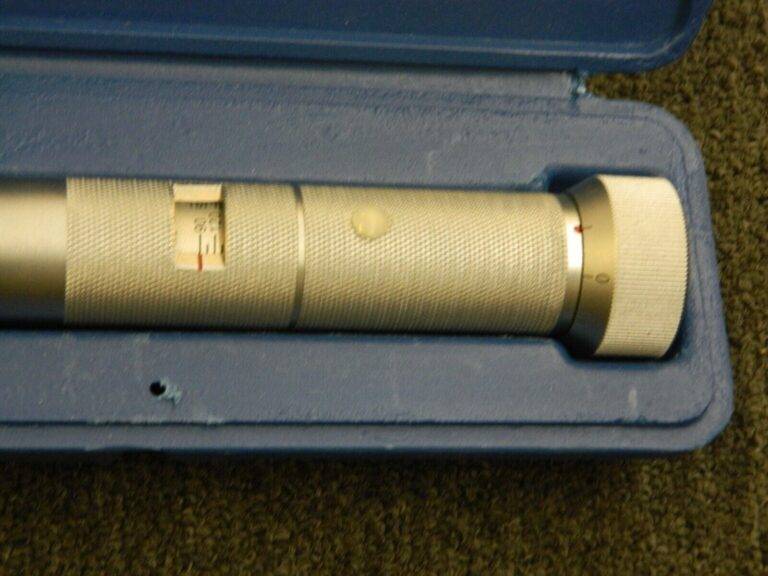 Nuline 3/4″ Drive Micrometer Torque Wrench 90 to 300 Ft/Lb NB-400C USED