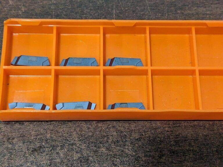 HERTEL 16–2S1.40R HP240C Carbide Cutoff Insert 8 ct 45741139