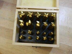 Interstate End Mill Set: High Speed Steel TiN Finish, Single Square End 320-0000