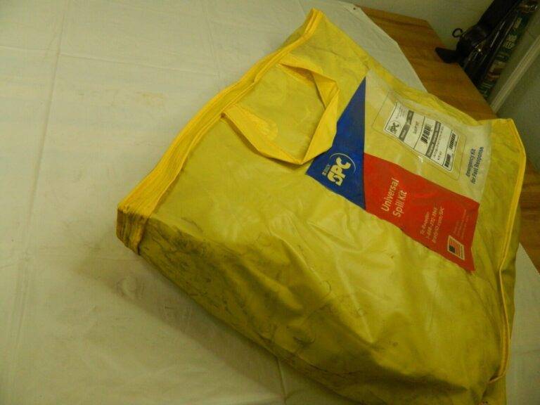 BRADY SPC SORBENTS 5 Gal Capacity Universal Spill Kit SKA-PP