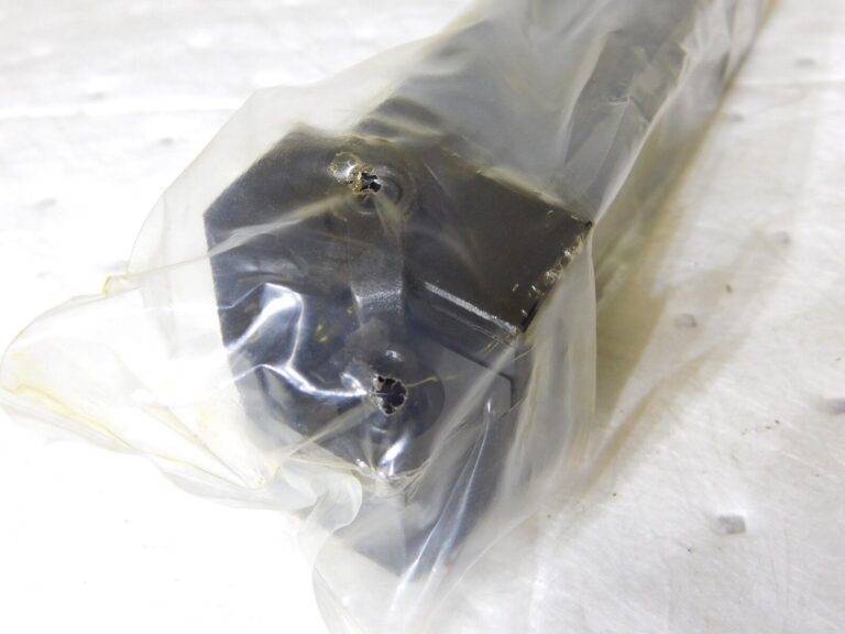 Hertel Indexible Turning Toolholder 1-1/4” Shank Dia Neg Rake RH 6” OAL 1002822