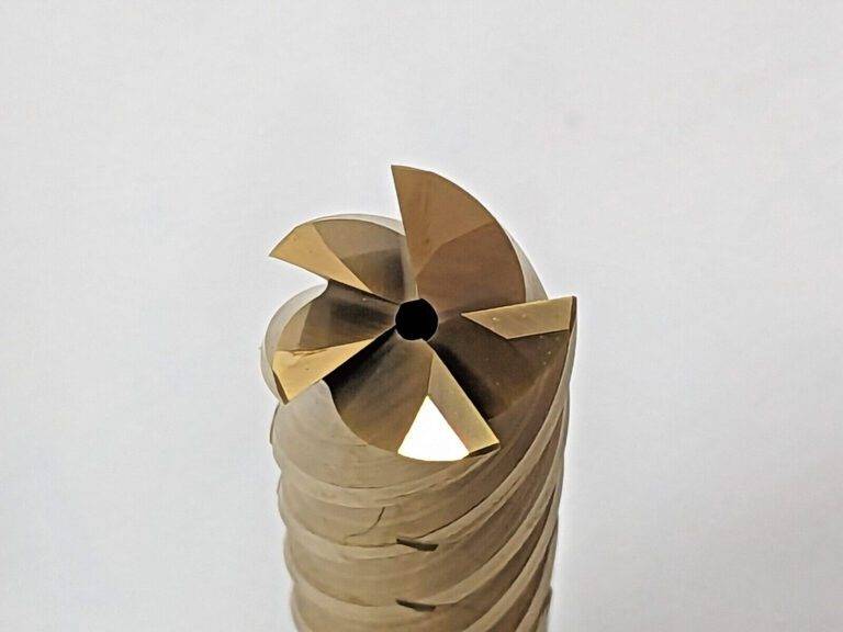 Emuge TiNox-CUT Square End Mill w/Axial Through Coolant 5/8" Dia 5FL 2581TZ.0625