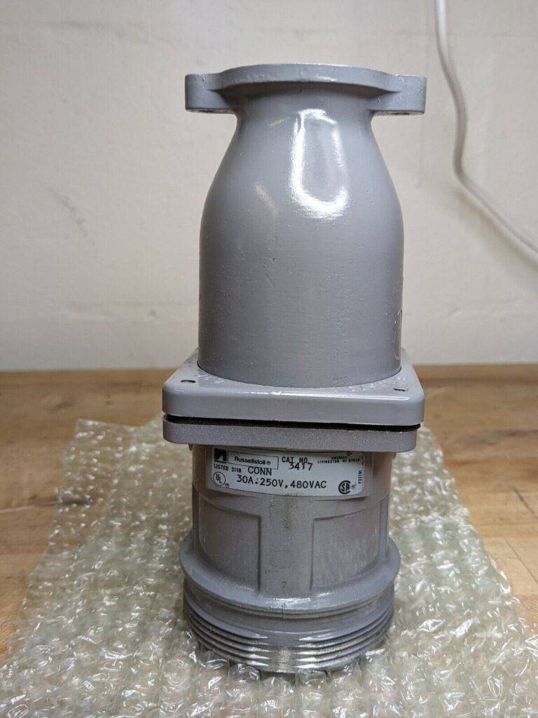 Russellstoll 3417 Female Wander Plug Connector 30 Amp 480 VAC 2-Pole 3-Wire
